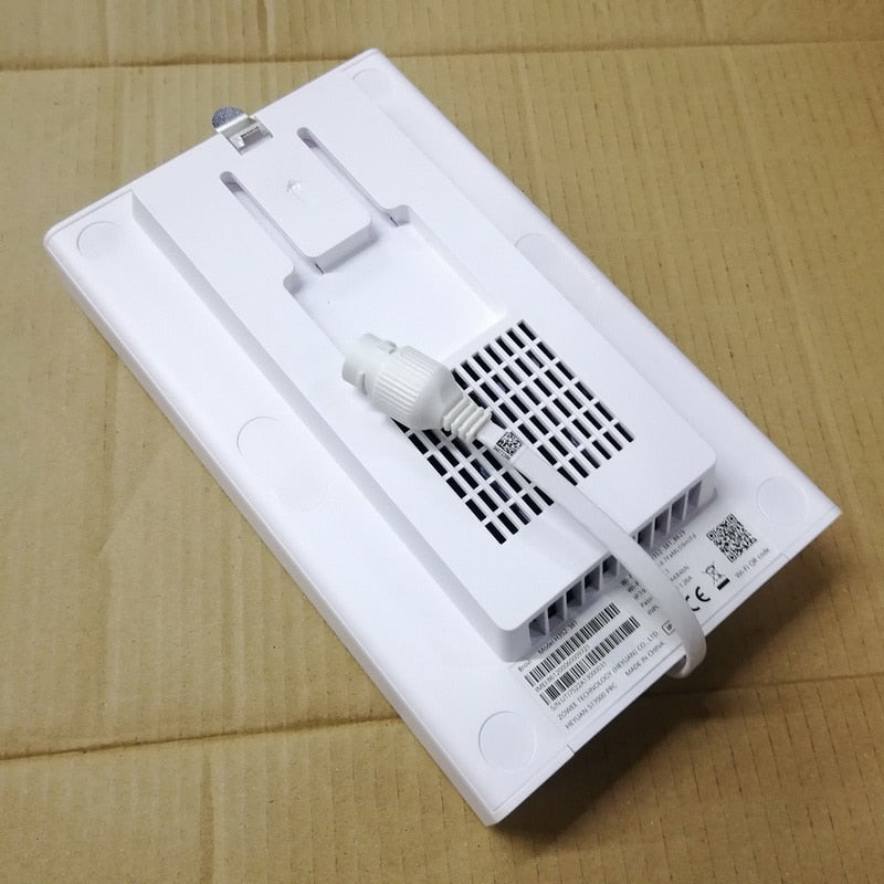 Huawei 5G CPE MAX 5 H352-381 POE Outdoor Modem