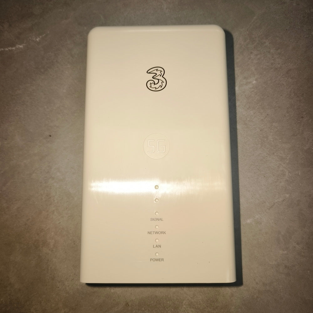 Trois routeurs CPE 5G extérieurs ZTE MC7010 Ethernet 2,5G RJ45 POE